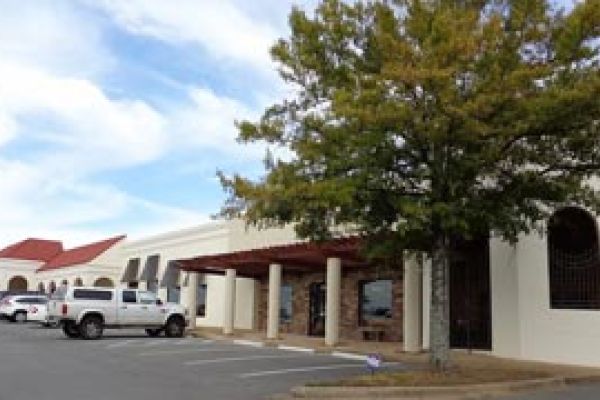 Pleasant Valley Plaza Leasing Available